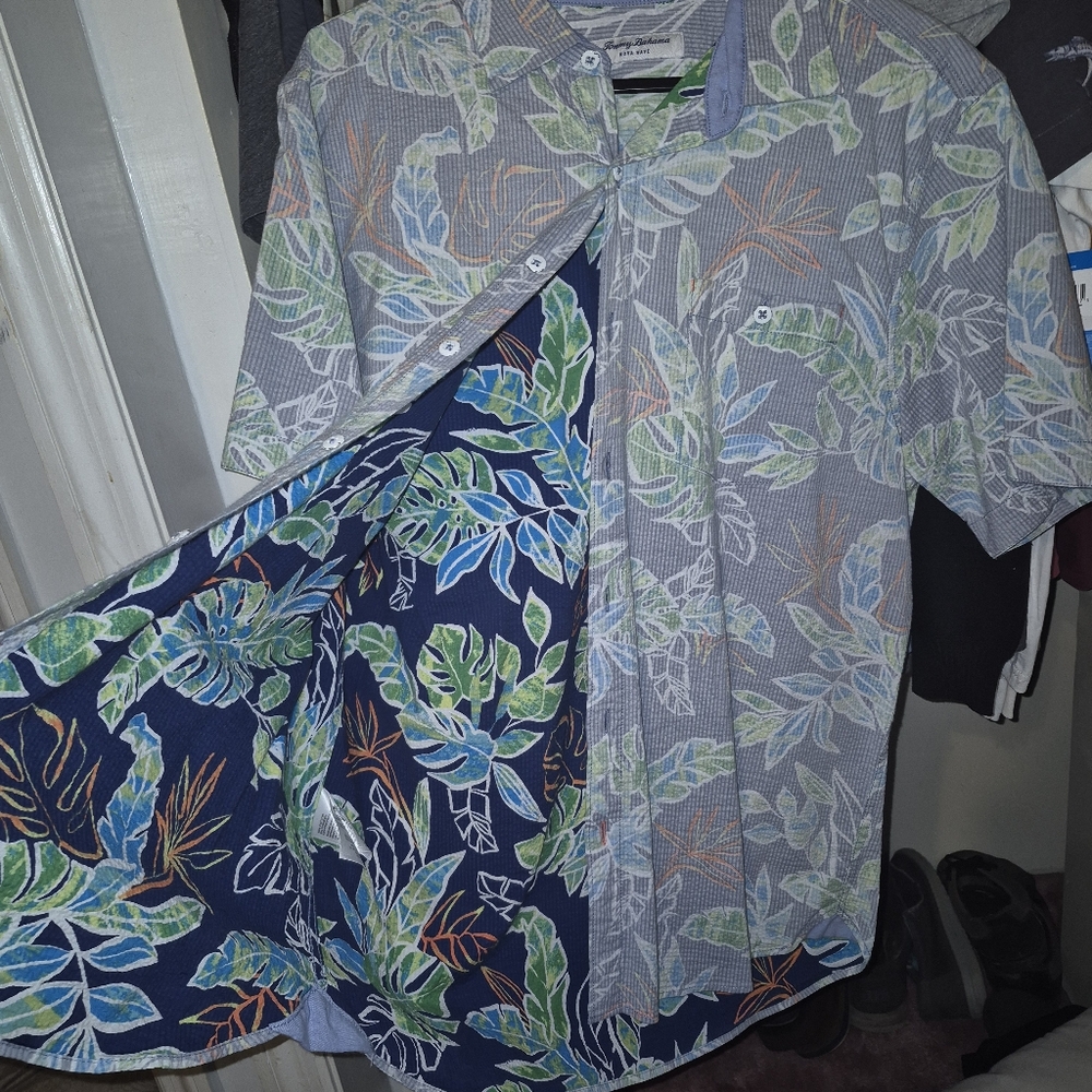 Tommy Bahama Blue and Green Leaf Print Casual Button Down Shirt